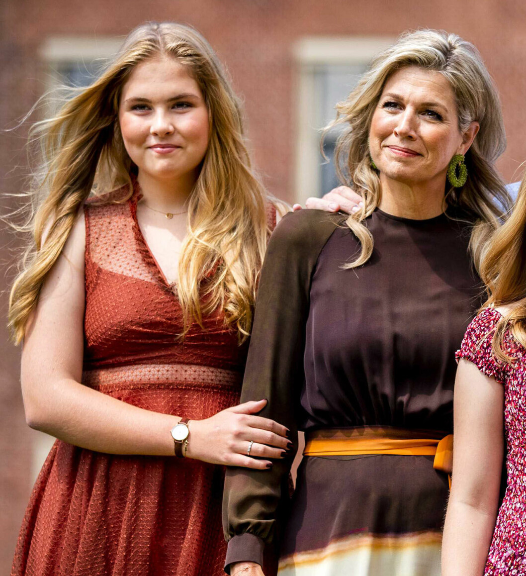 Catharina-Amalia med mamma Maxima vid firandet av lillasyster Alexias födelsedag förra året.