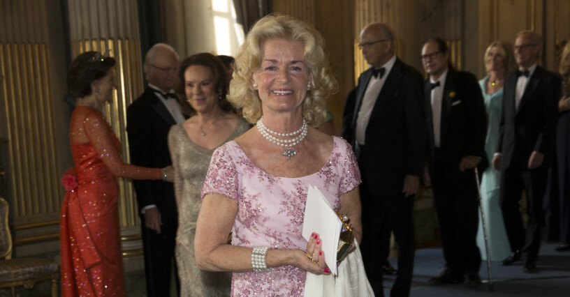 Drottningen är gudmor till Catharina Stenbock Lewenhaupts dotter Lolotte. Här ser vi Catharina på kungens 70-årsfest. Catharina Stenbock Lewenhaupt