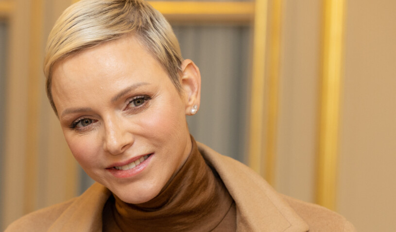 Charlene älskar lyxiga plagg! Charlene