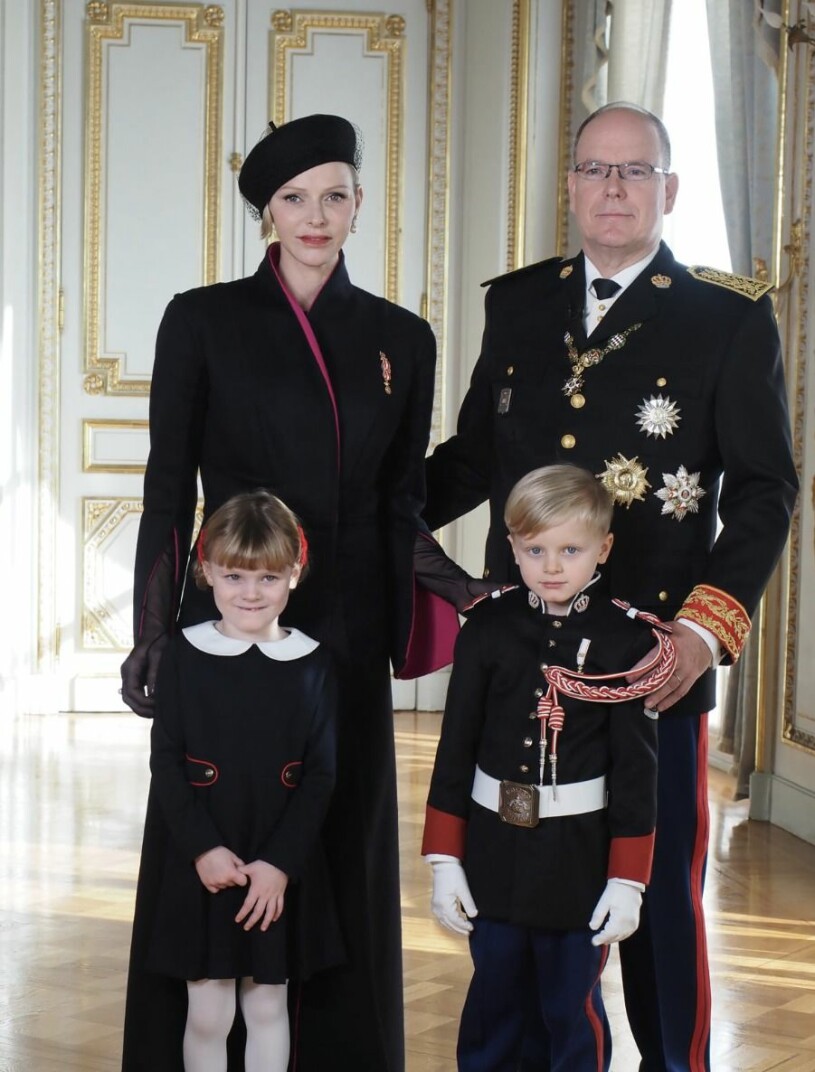 Familjen i Monaco är charmiga som få! Charlene av Monaco med familj.