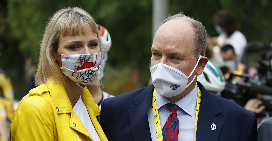 Charlene visade upp både en ny lugg och en uppseendeväckande ansiktsmask på de nya bilderna!