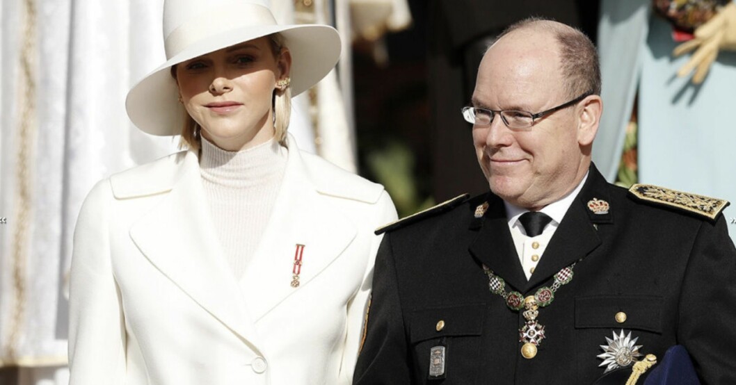 Charlene och Albert under fjolårets nationaldagsfirande. Charlene och Albert av Monaco.