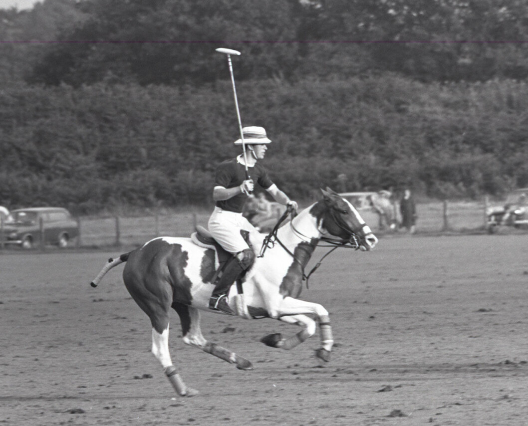 Prins Charles på en Polomatch under 1970, då han och Camilla träffades. Prins Charles på en Polomatch under 1970, då han och Camilla träffades.