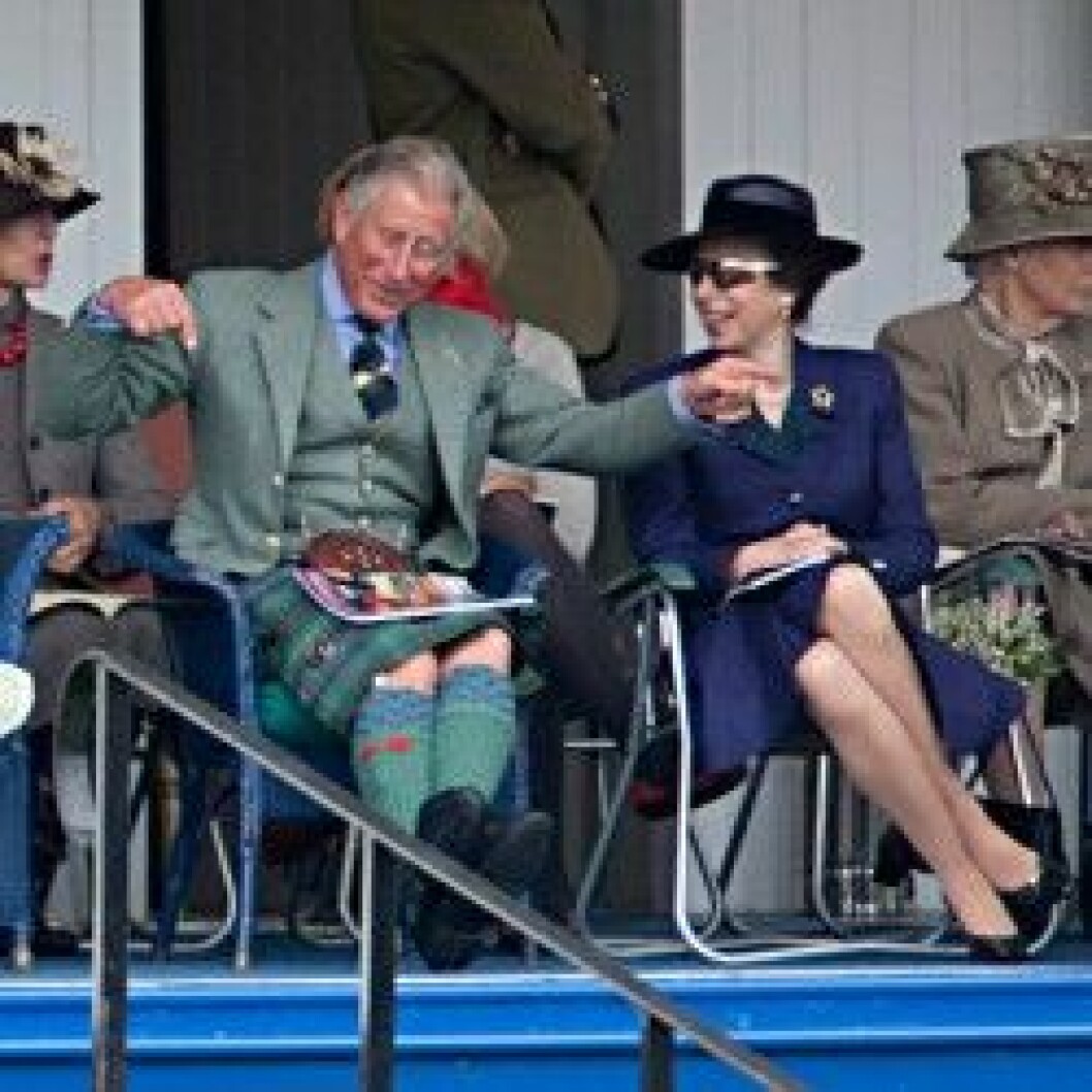Skämtsamme prins Charles. Skämtsamme prins Charles.