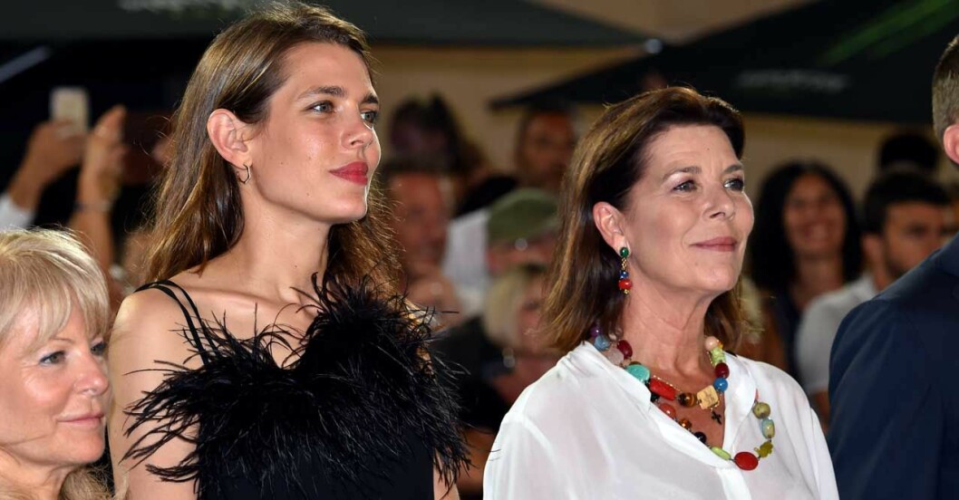 Charlotte Casiraghi och Caroline. Charlotte Casiraghi och Caroline