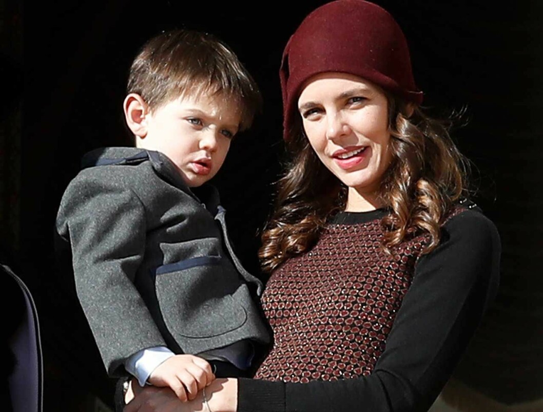 Charlotte Casiraghi med sonen Raphael. Charlotte Casiraghi sonen Raphael