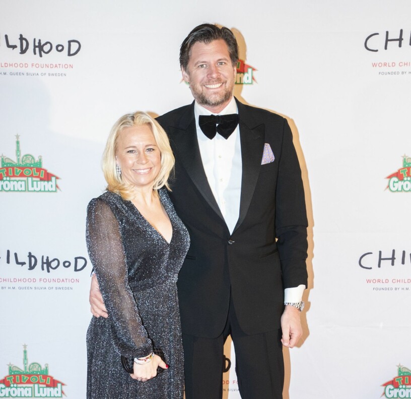 Charlotte Kreuger Cederlund står hela kungafamiljen nära; mamma Agneta är Silvias förtrogna och storasyster Caroline är Victorias.