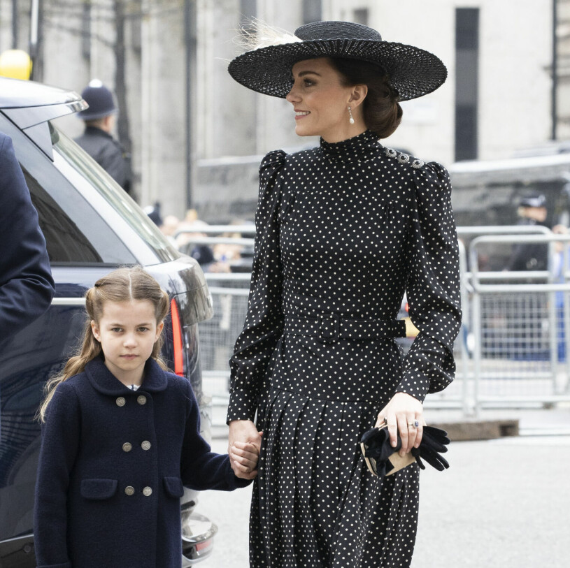 Kate och Charlotte på prins Philips minnesstund i mars i år. Kate Middleton och prinsessan Charlotte