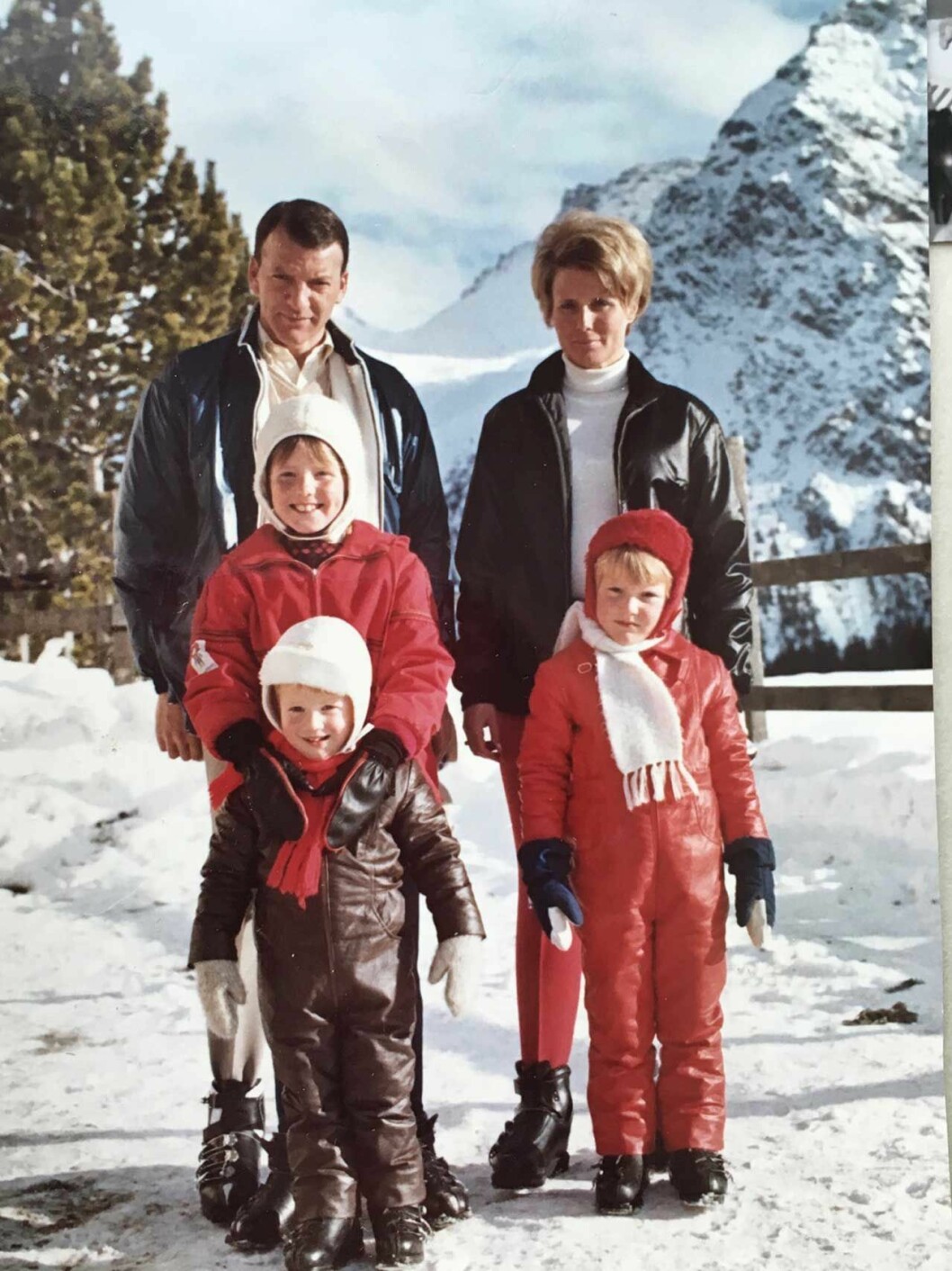 Charlottes privata familjebild med pappa, mamma och syskonen. Charlottes privata familjebild med pappa, mamma och syskonen.