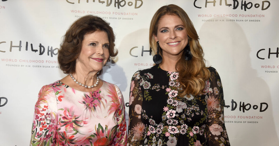 Drottningen och Madeleine på Thank you-gala i New York.