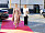 Kronprinsessan Victoria anländer till Gröna Lund på en röd matta