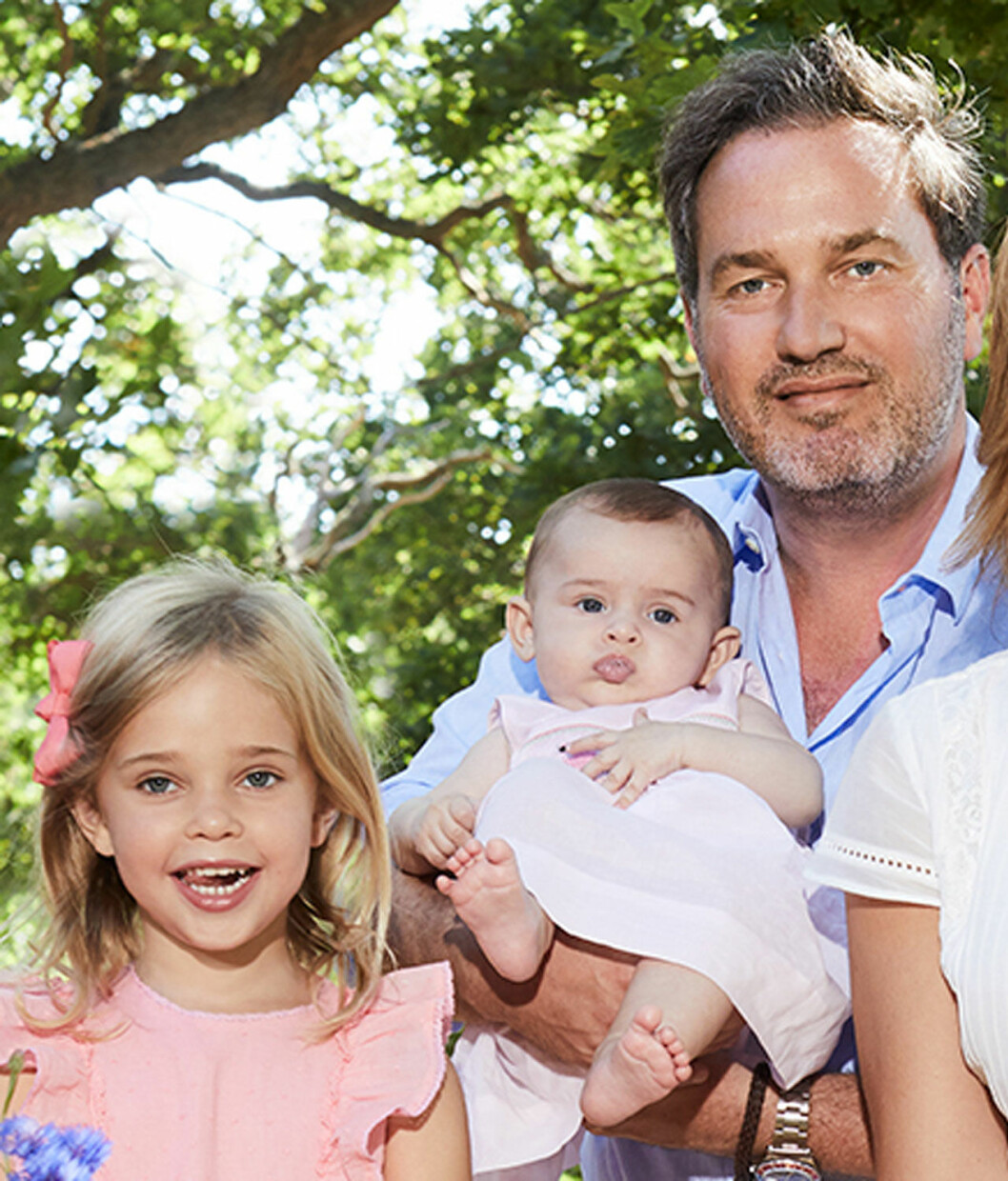 Chris O’Neill med Leonore och Adrienne.