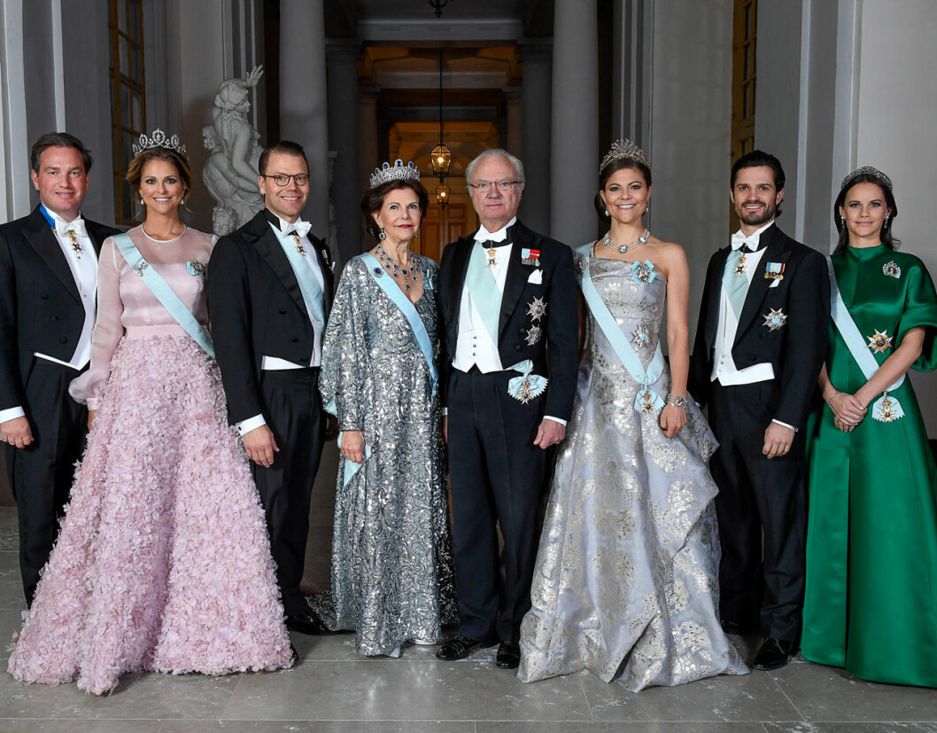 Chris och Daniel, två grabbar som vet ALLT om hur det är att vara ingift i kungafamiljen. Gruppbild på kungafamiljen