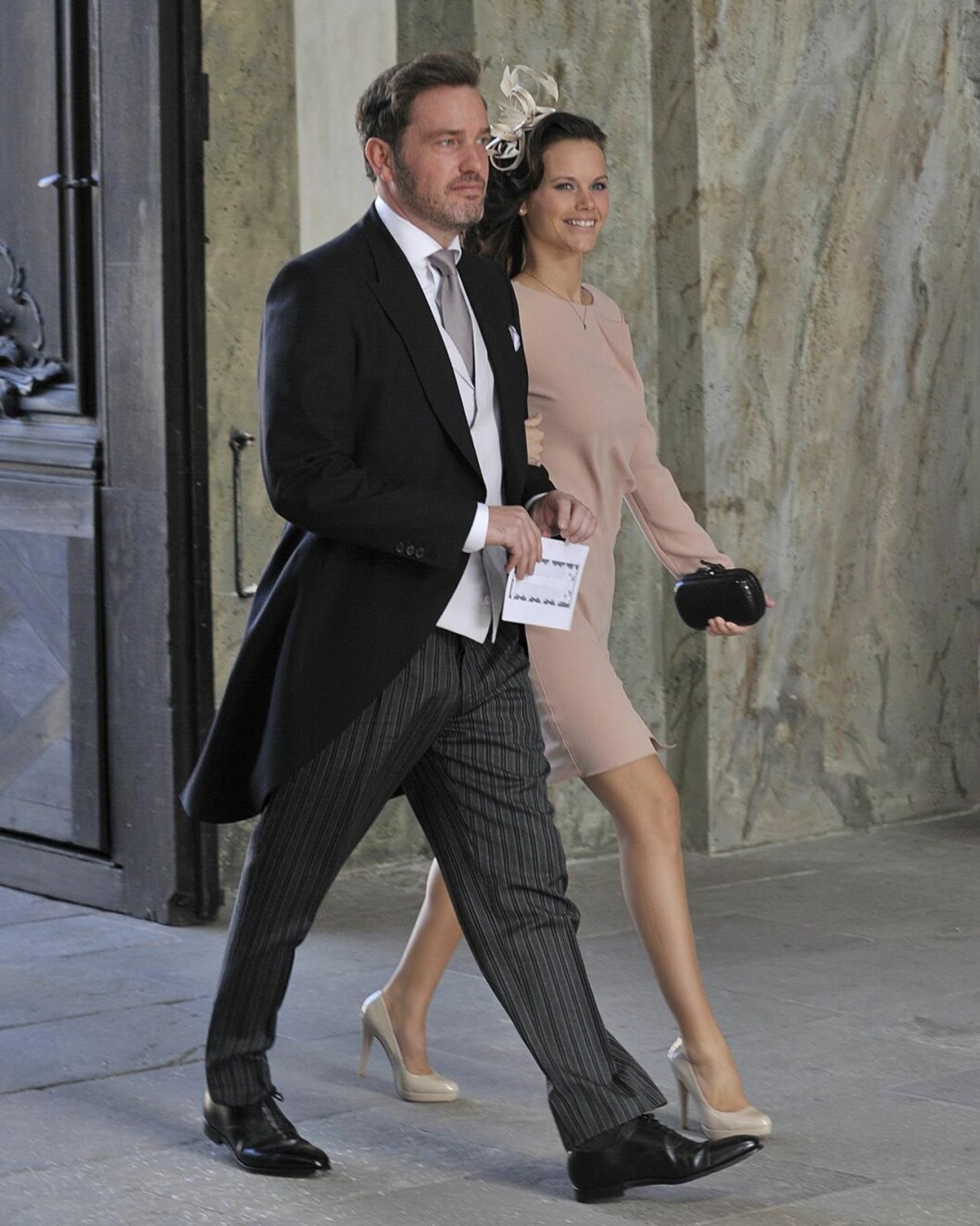 Chris O’Neill och Sofia Hellqvist anländer till prinsessan Estelles dopceremoni i Slottskyrkan tisdagen den 22 maj 2012.