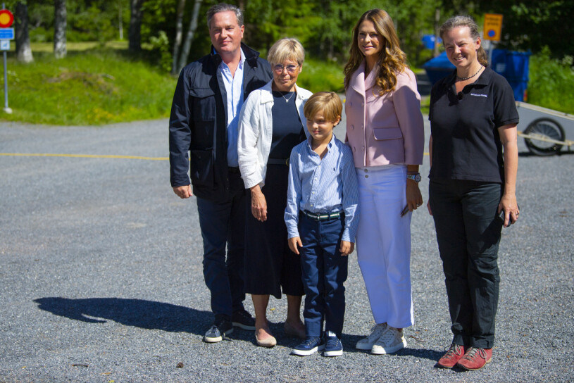 En av få glimtar vi fått av Chris O'Neill i år, här tillsammans med prinsessan Madeleine och sonen prins Nicolas. Chris O'Neill, prinsessan Madeleine och prins Nicolas