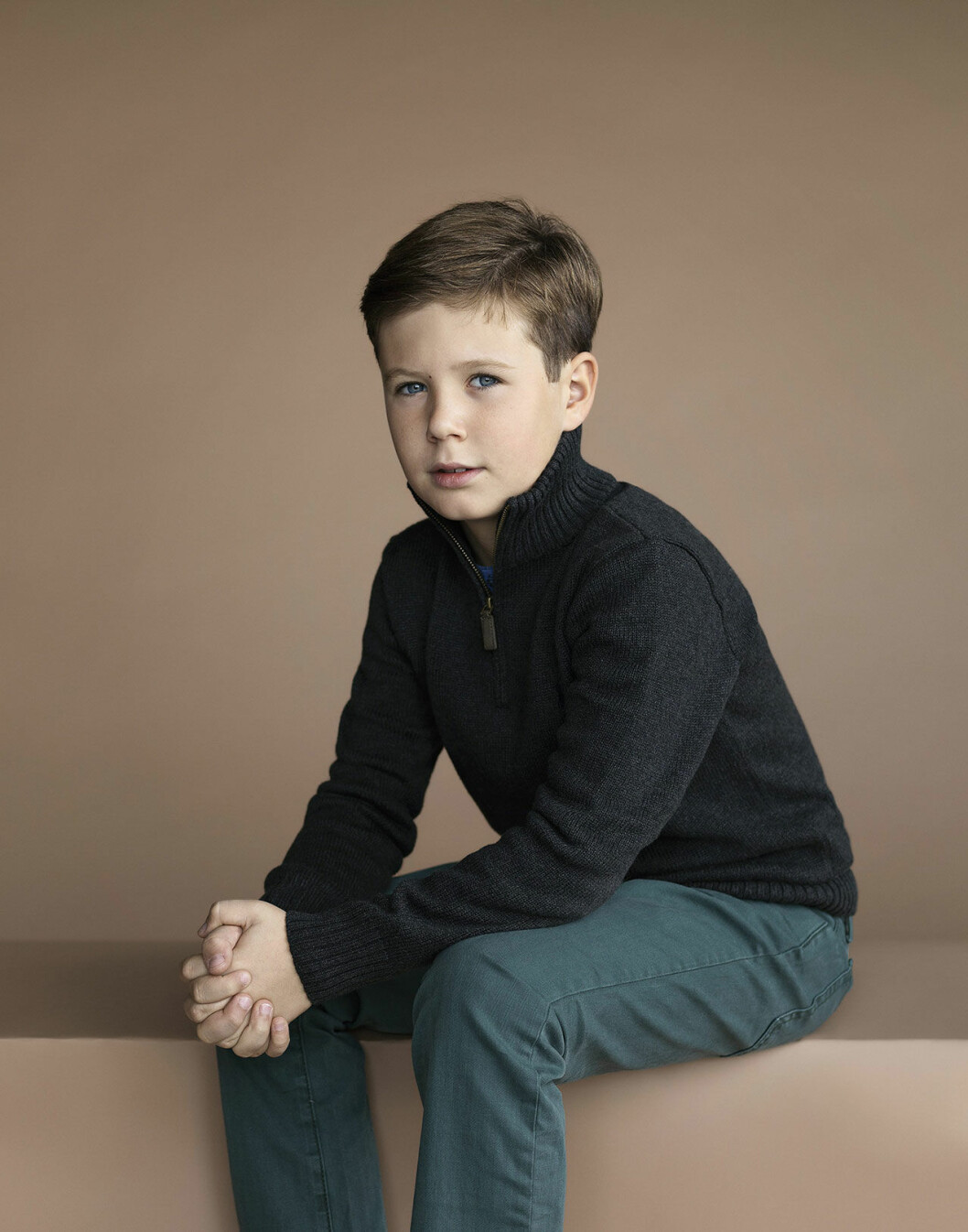 Prins Christian, 13, ska bli kung en dag. Men än så länge vill han bara hänga med sina kompisar och ha roligt. Christian