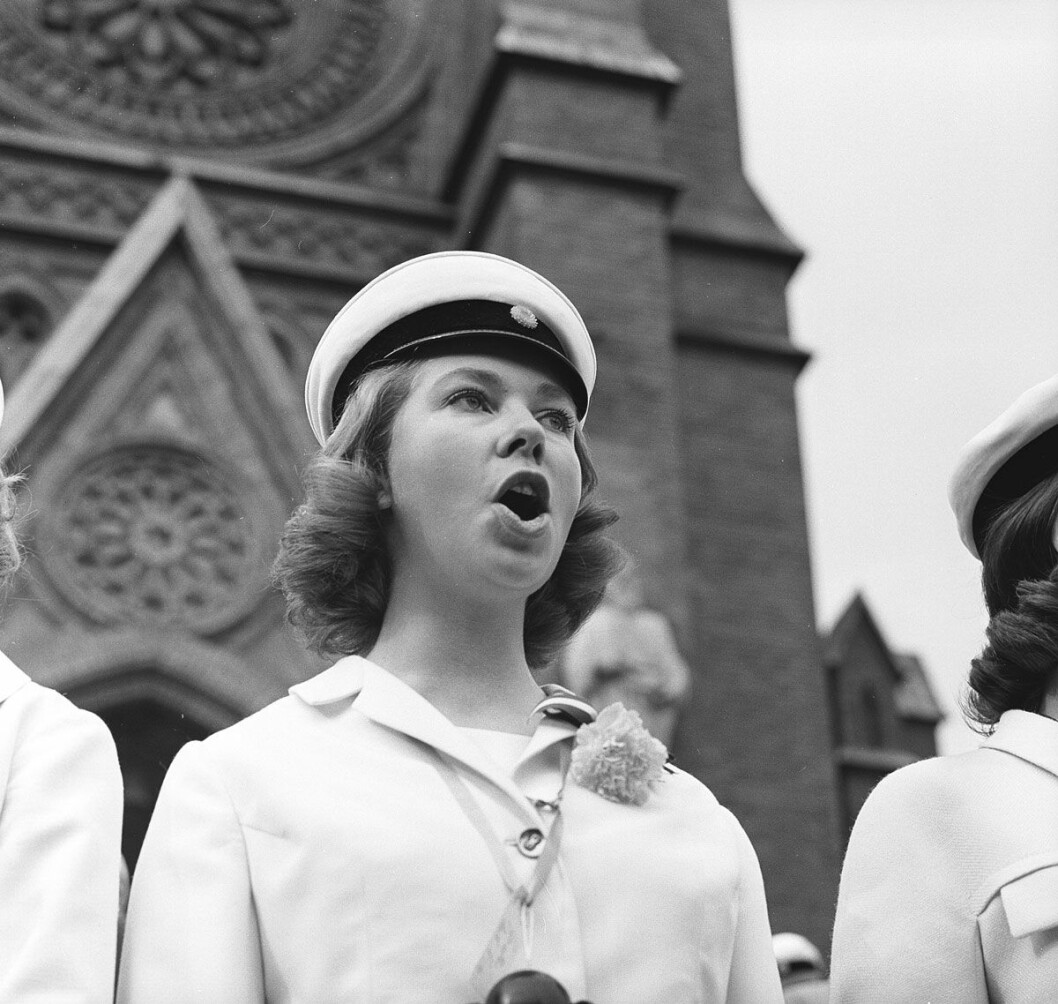 Prinsessan Christina tar studenten.