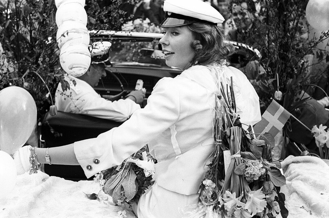 Prinsessan Christina tar studenten.