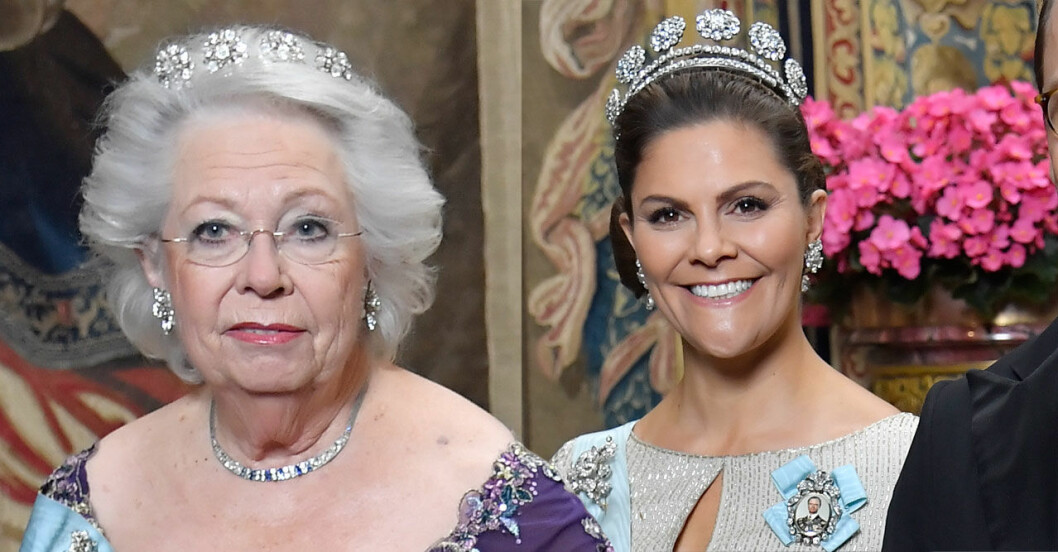 Kronprinsessan och hennes faster prinsessan Christina. Prinsessan Christina och kronprinsessan Victoria på kungamiddag.