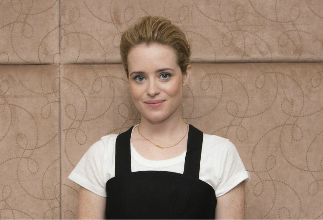 Clarie Foy spelar den unga drottning Elizabeth i Netflix tv-serie “The Crown”.
