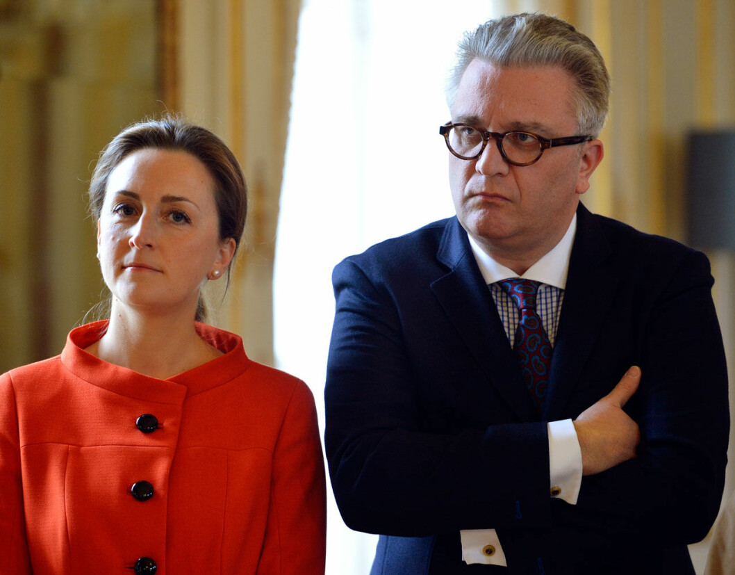 Nu är alla lättade att det ändå gick så pass bra. Prins Laurent och hans fru prinsessan Claire.