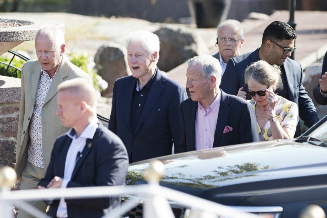 Så här såg det ut när Bill Clinton anlände till Åland tidigare i dag. bill clinton åland