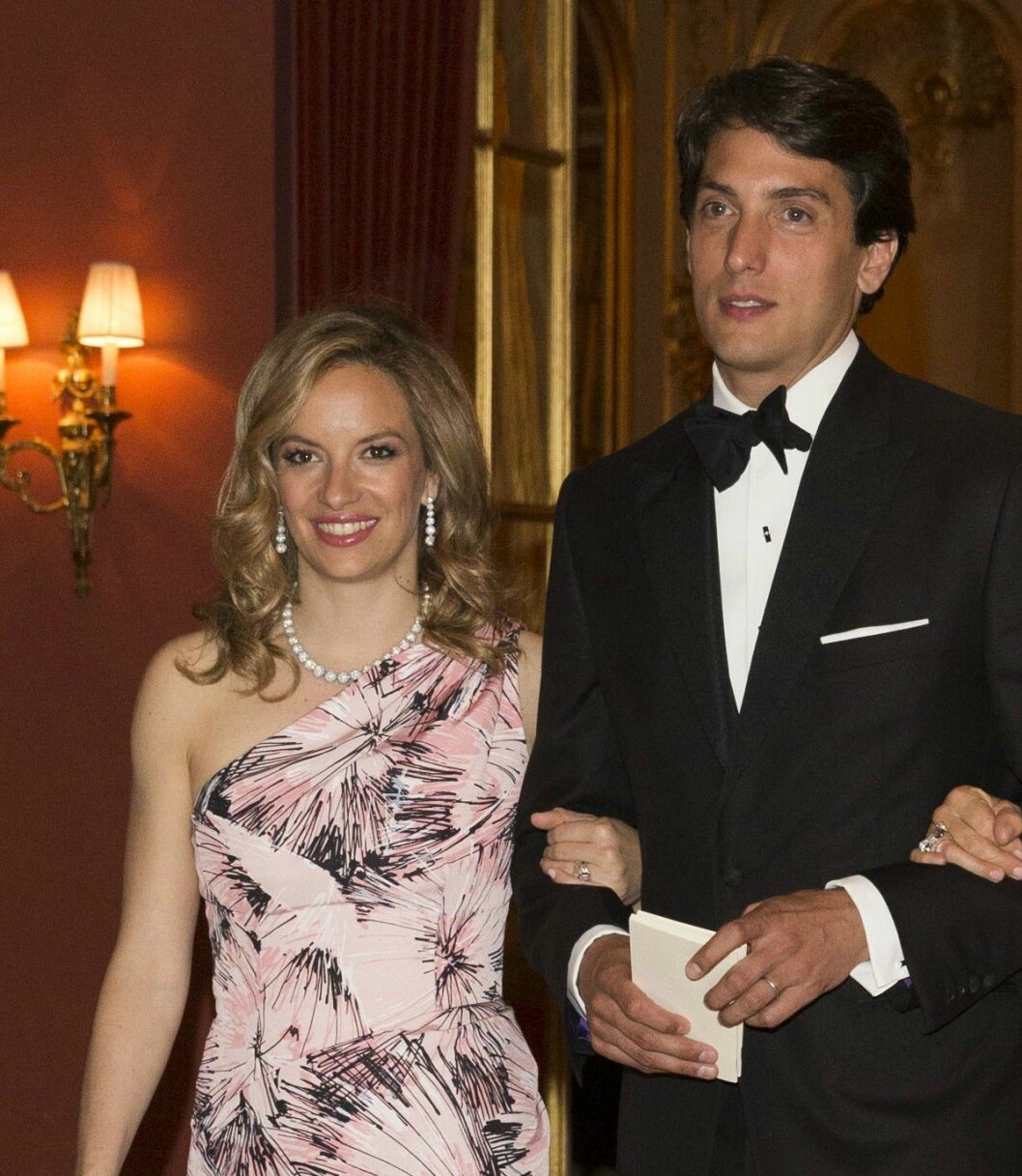 Coralie Charriol Paul med sin man Dennis, en gång framröstad som ”sexigast på Wall Street”.