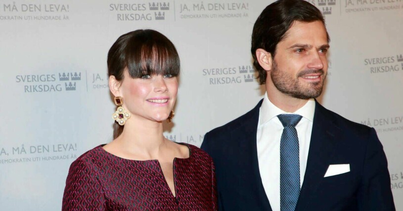 Sist vi såg prinsessan Sofia rockade hon en ny frisyr! Prinsessan Sofia och prins Carl Philip. Prinsessan Sofia har ny frisyr: en rak lugg!