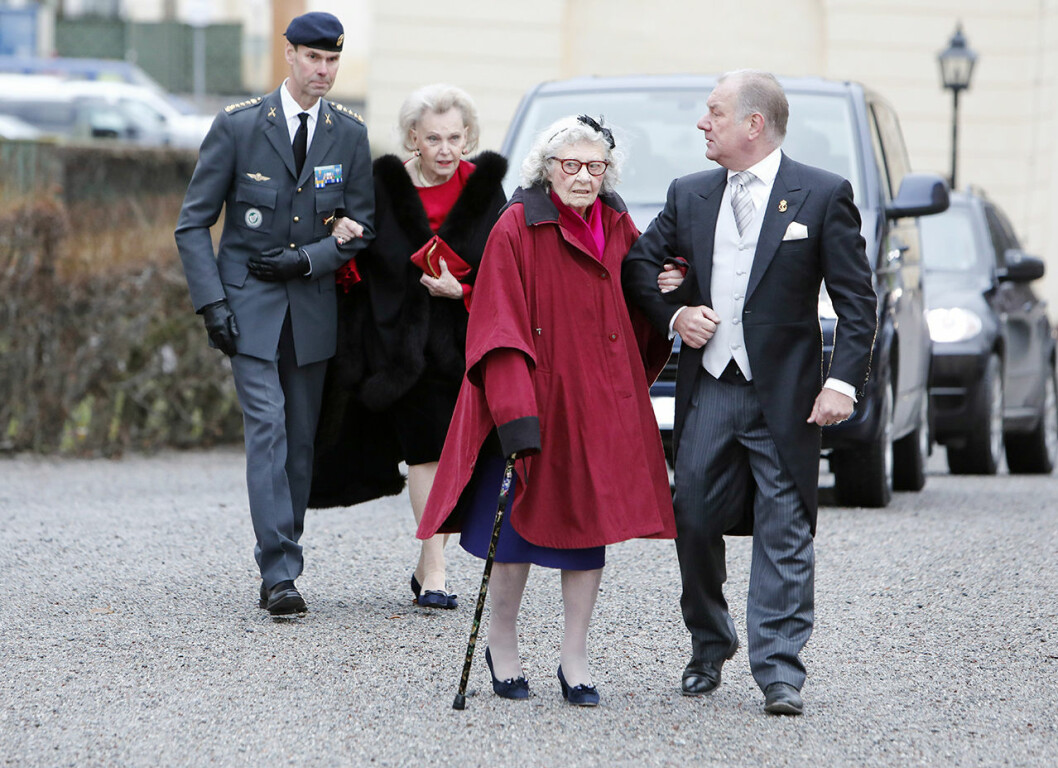 Dagmar von Arbin anländer till prins Gabriels dop 2017. Dagmar von Arbin anländer till prins Gabriels dop 2017.