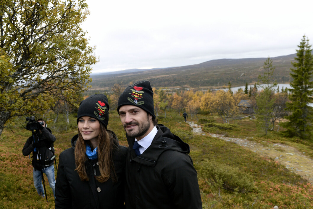 Sofia och Carl Philip trivs bra i Dalarna, både när det gäller jobb och privat. Här besökte de landskapet under två dagar 2015. Prinsessan Sofia och prins Carl Philip i Dalarna