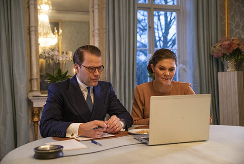 Daniel och Victoria i videomöte