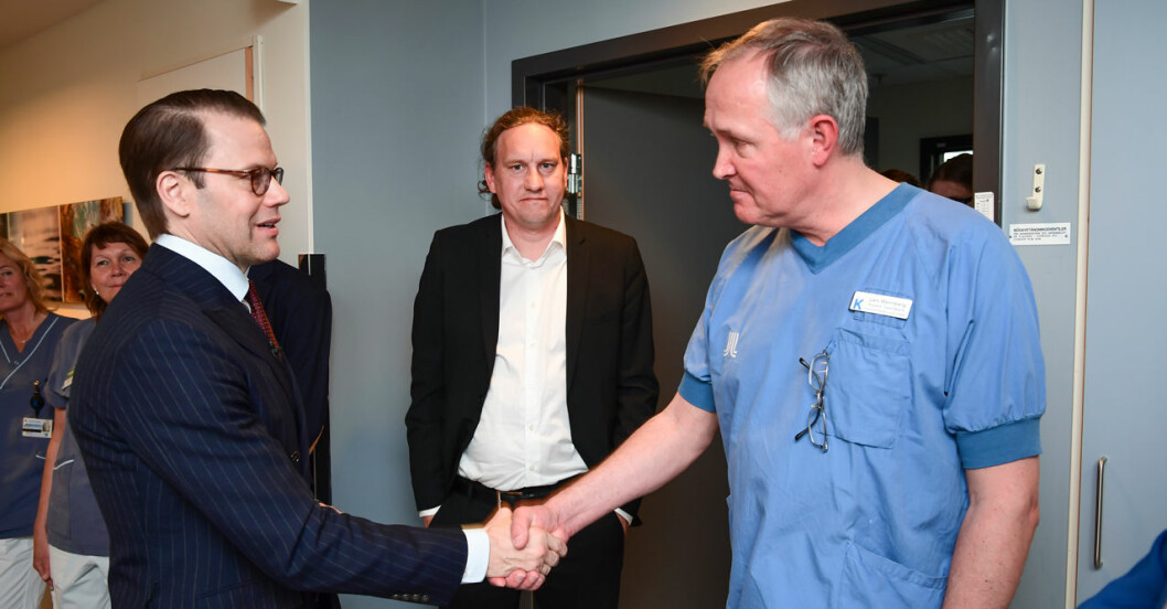 Prins Daniel med sin läkare Lars Vennberg. Prins Daniel med sin läkare Lars Vennberg.