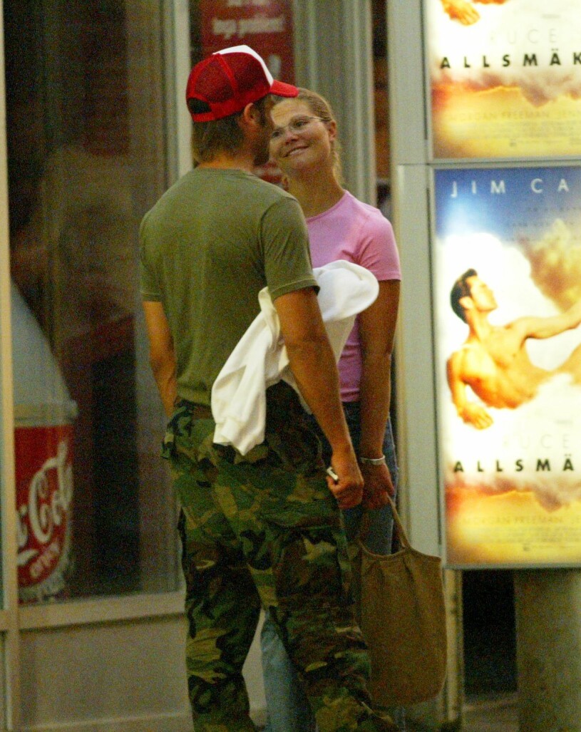 Sensommar 2003, en av de första bilderna på kronprinsessan Victoria och Daniel Westling. Foto: TT En av de första bilderna på Victoria och Daniel