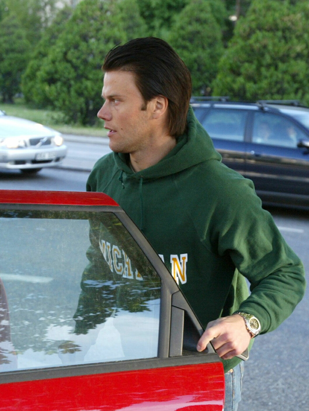 Daniel Westling och hans röda Alfa Romeo. Daniel Westling och hans röda Alfa Romeo år 2002.