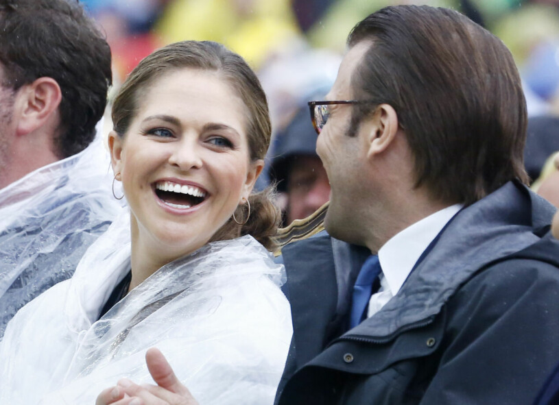 Madeleine och Daniel roar sig på Victoriadagen 2014.