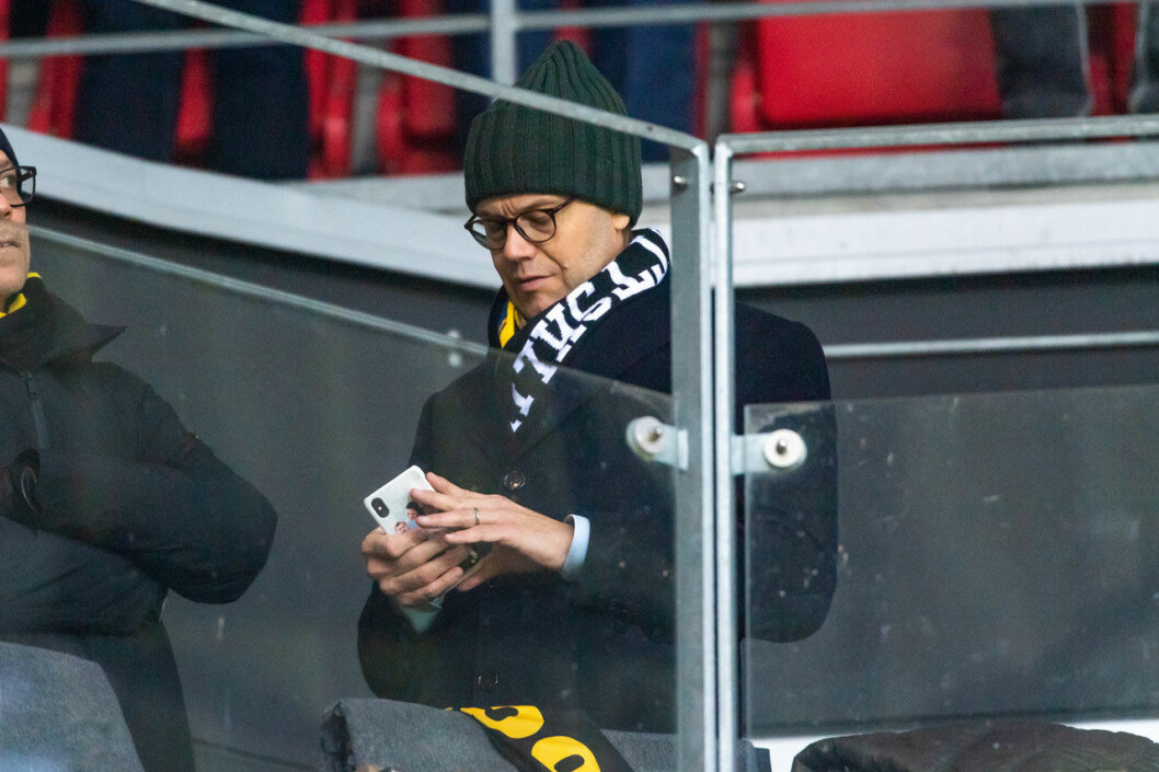 Prins Daniel på AIK-läktaren.