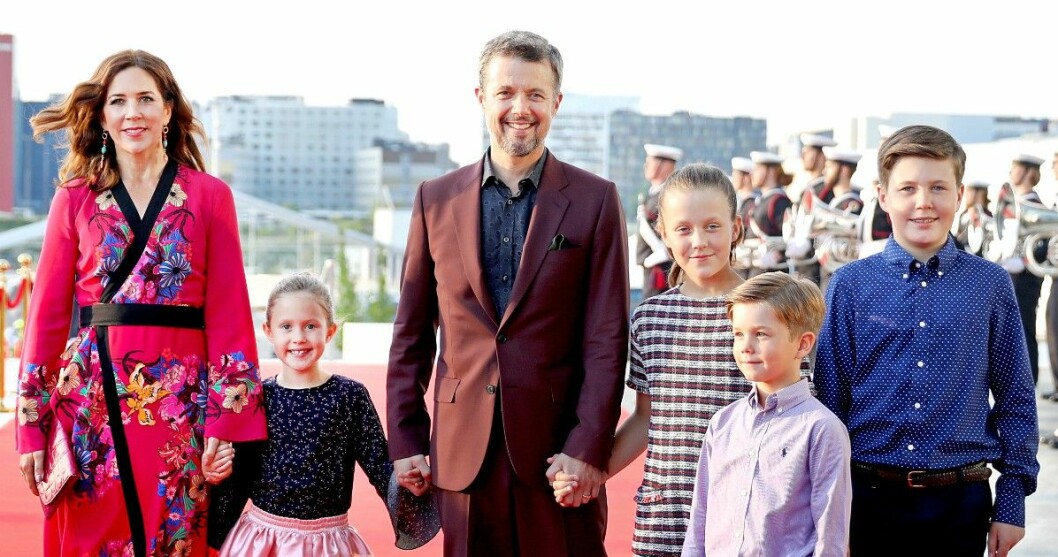 Här ser vi den danska kronprinsfamiljen Danska kronprinsfamiljen