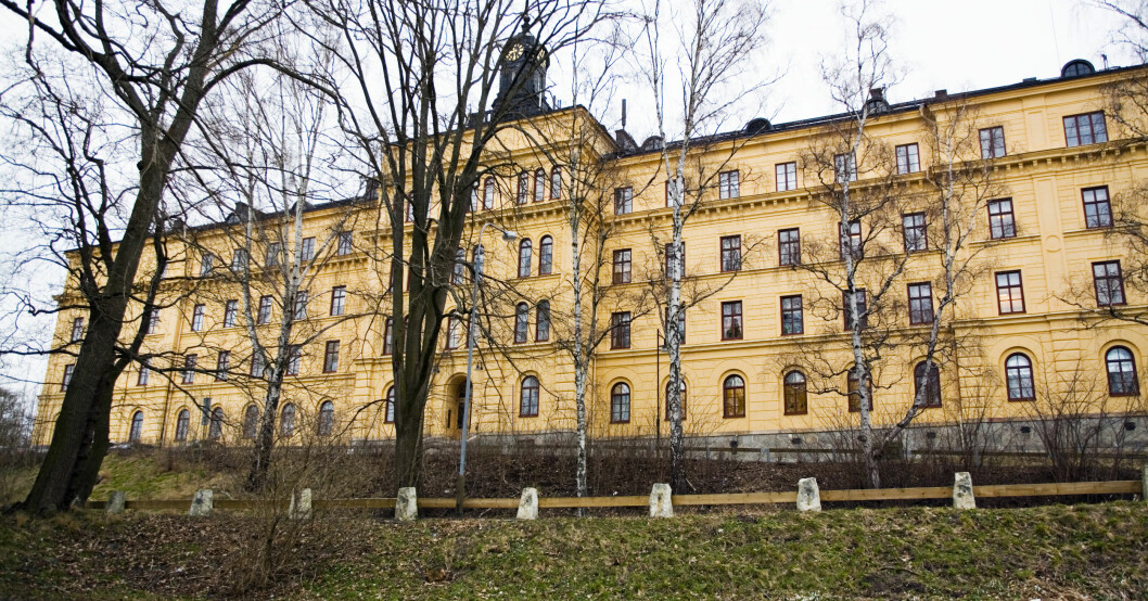 Den slottsliknande skolan Campus Manilla erbjuder en form av ”daginternat” för eleverna.