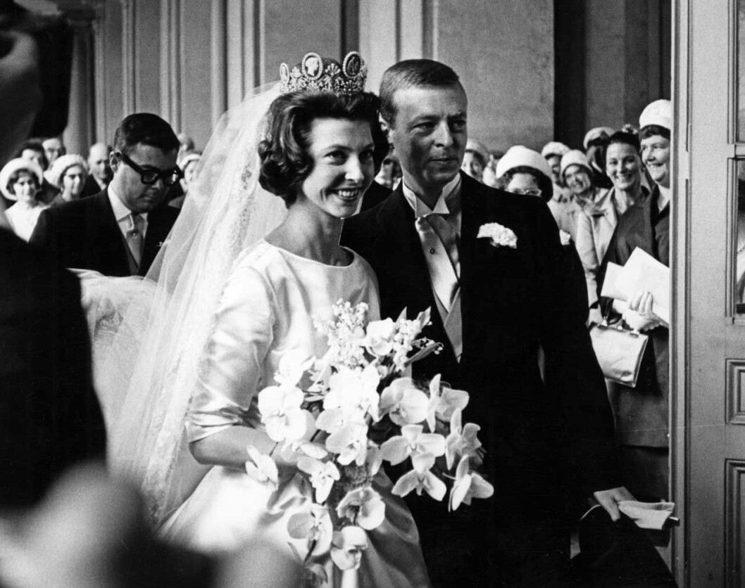 Prinsessan Désirée vigdes med Friherre Niclas Silfverschiöld från Koberg i Storkyrkan den 5 juni 1964. Desirees bröllop