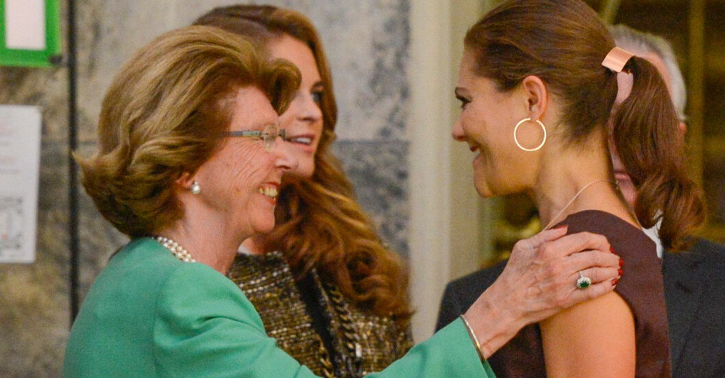 En varm relation – men privat. Prinsessan Désirée med kronprinsessan Victoria och prinsessan Madeleine