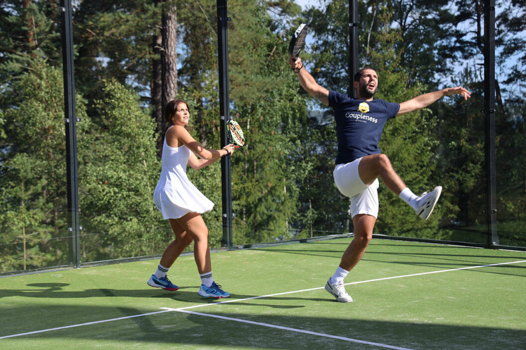 Det gick vilt till på banan för influencen Nicole Falciani och pojkvännen Adem Berisha.