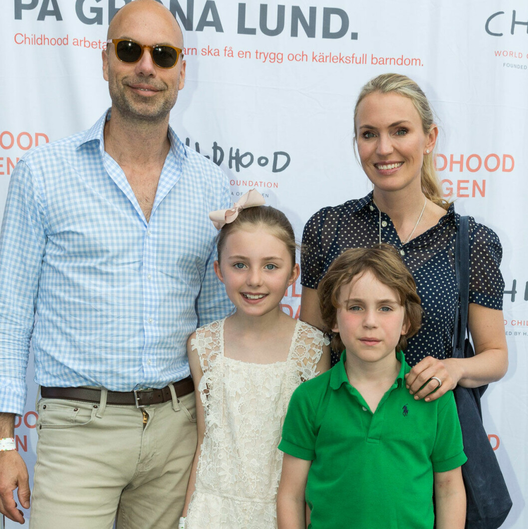 Diana med mamma Andrea Brodin, styvpappa Cedric Notz och lillebror Ivar. Kronprinsessan Victorias guddotter Diana Engsäll med mamma Andrea Brodin, styvpappa Cedric Notz och lillebror Ivar.