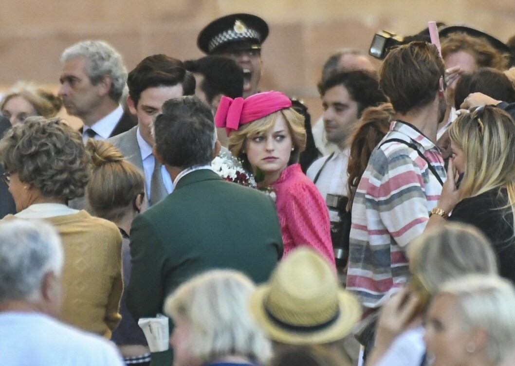 Emma Corrin som Diana