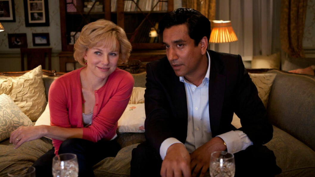 Naomi Watts och Naveen Andrews som prinsessan Diana och Hasnat Khan i spelfilmen om romansen.