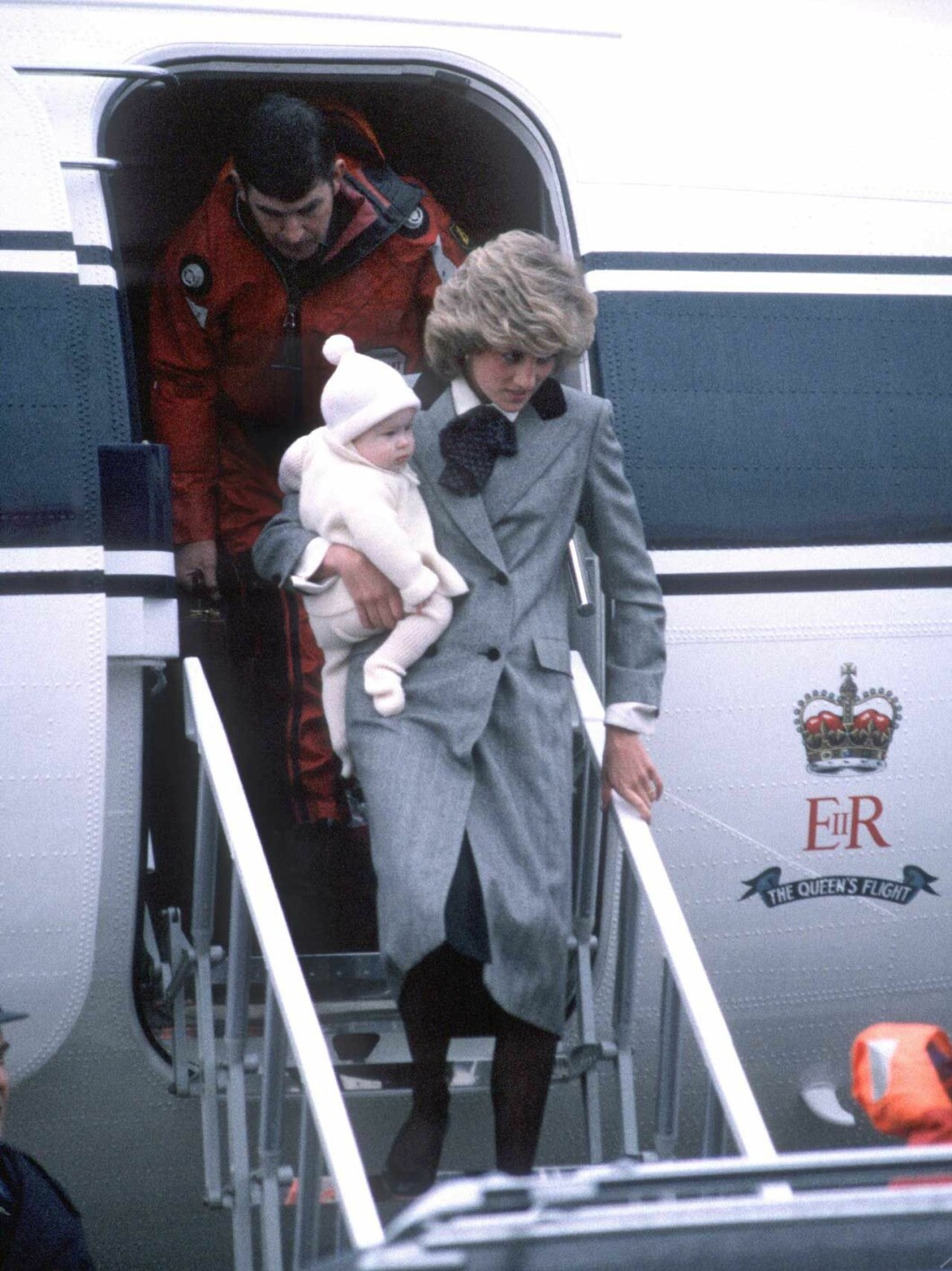 Prinsessan Diana och prins Harry, sex månader, 1985. Diana och Harry