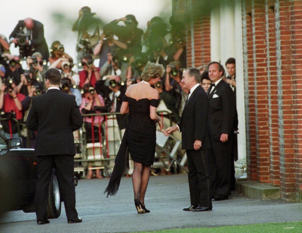 Klänningen som fick Charles – och en hel värld – att dra efter andan. Diana
