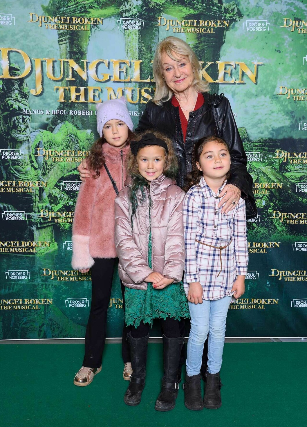 Alexandra Charles von Hofsten bjöd med barnbarnen Thea, Grace och Milly på djungeläventyr.