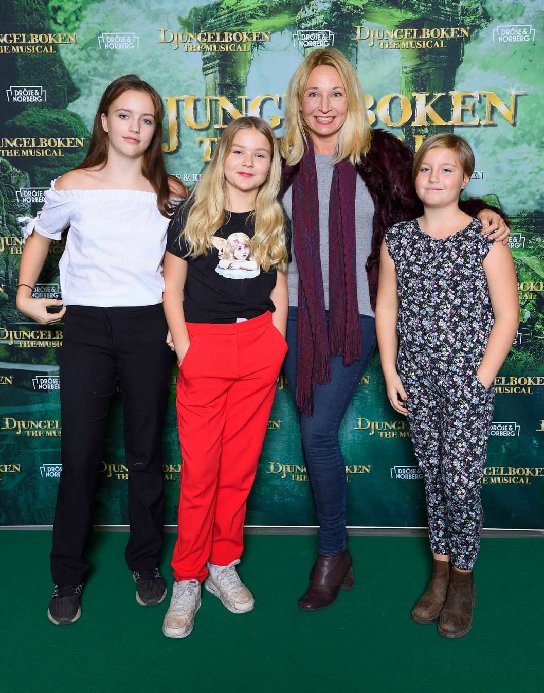 Martina Haag med dottern Diana (th) samt kompisarna Blenda och Sally.