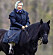 Drottning Elizabeth till häst.