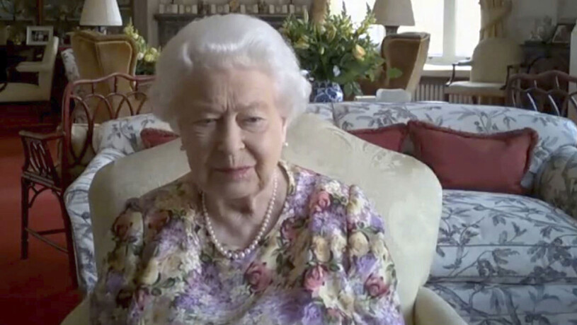 Vem ska hålla ordning i hushållet nu när chefs-hushållerskan har sagt upp sig? Drottning Elizabeth Windsor Castle vardagsrum privata våning